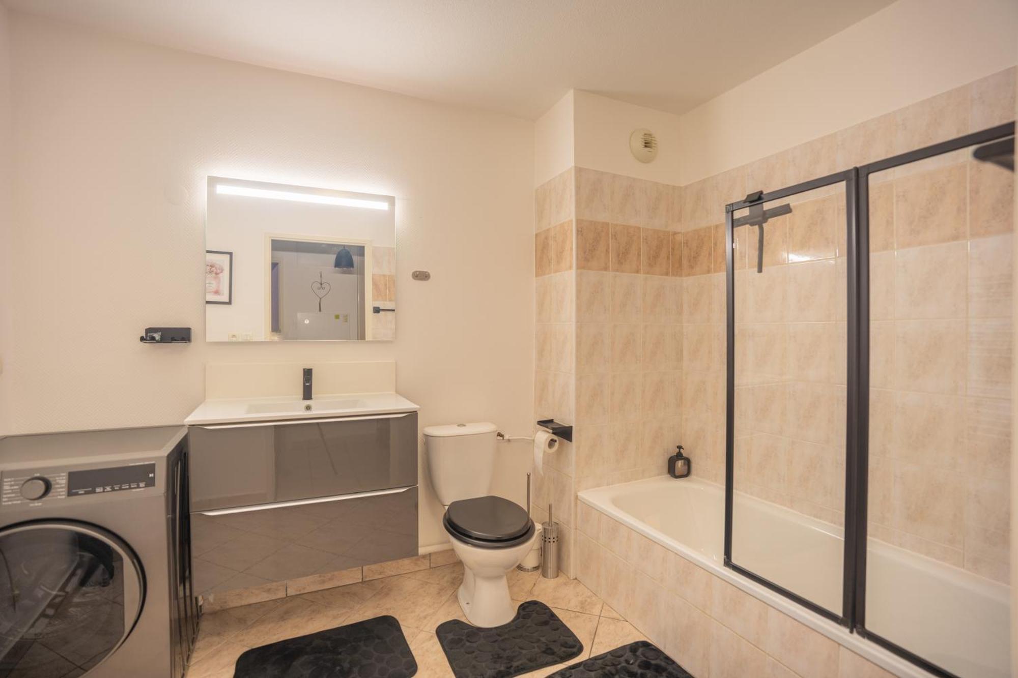 Appartement Tout Equipe A 3 Min Gare Annemasse - Ideal Famille Ou Pro - Parking Inclus วีลล์ลากรองด์ ภายนอก รูปภาพ