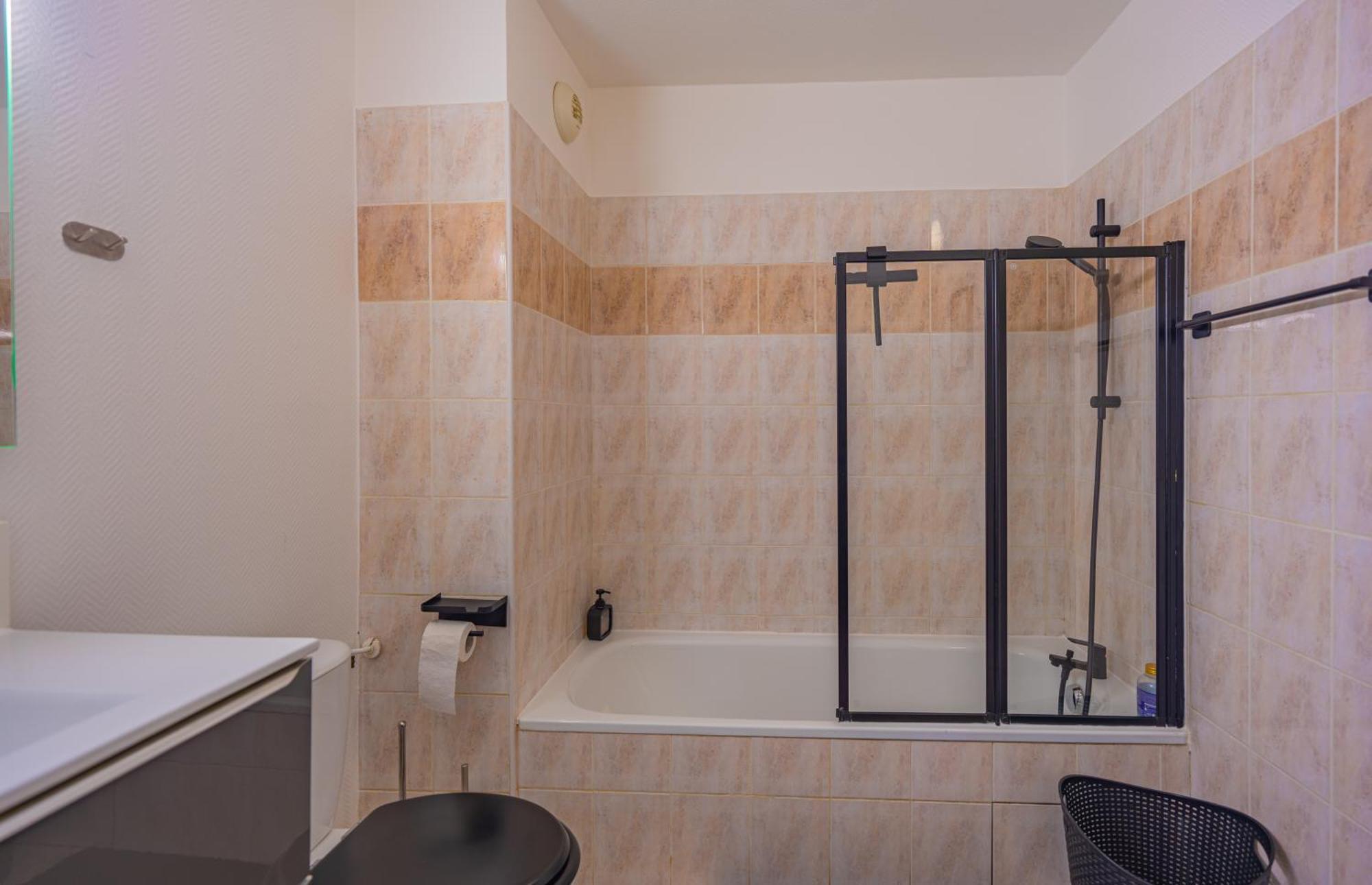 Appartement Tout Equipe A 3 Min Gare Annemasse - Ideal Famille Ou Pro - Parking Inclus วีลล์ลากรองด์ ภายนอก รูปภาพ